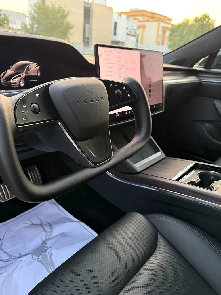 تسلا موديل S 2022